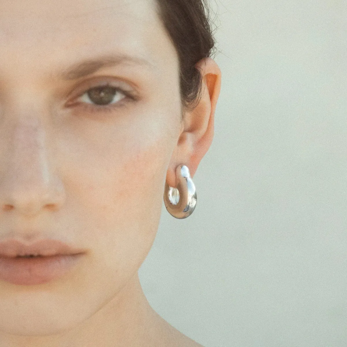 Large Ample Hinge Hoops